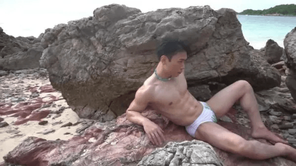泰国健壮帅模火辣诱惑